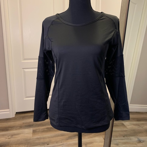 Long Sleeve Black Athletic Fitted Shirt - Picture 10 of 10